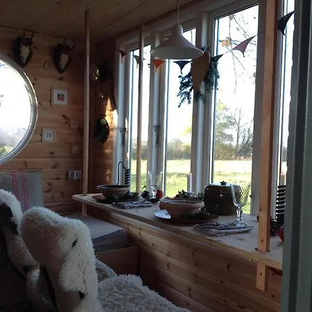 Treehouse Escape Campingplatz Kvaerndrup