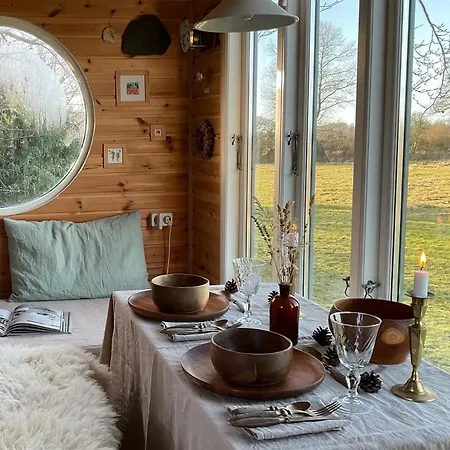 Campsite Treehouse Escape *