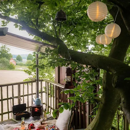 Treehouse Escape Campsite *