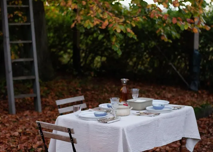 Κάμπινγκ Treehouse Escape *