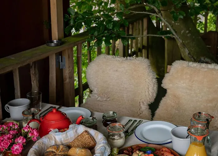 مكان تخييم Treehouse Escape